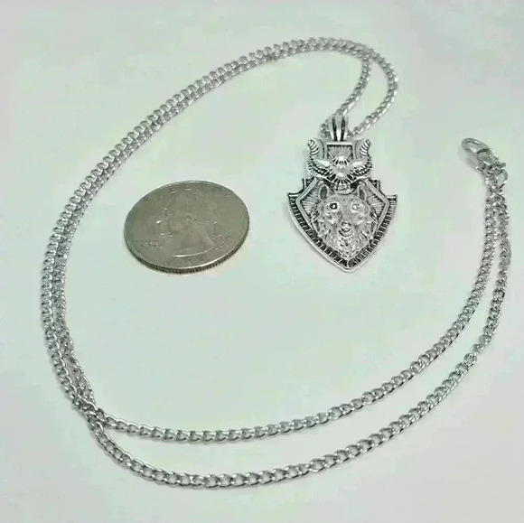 NWOT Eagle Wolf Shield Necklace - Picture 4 of 4